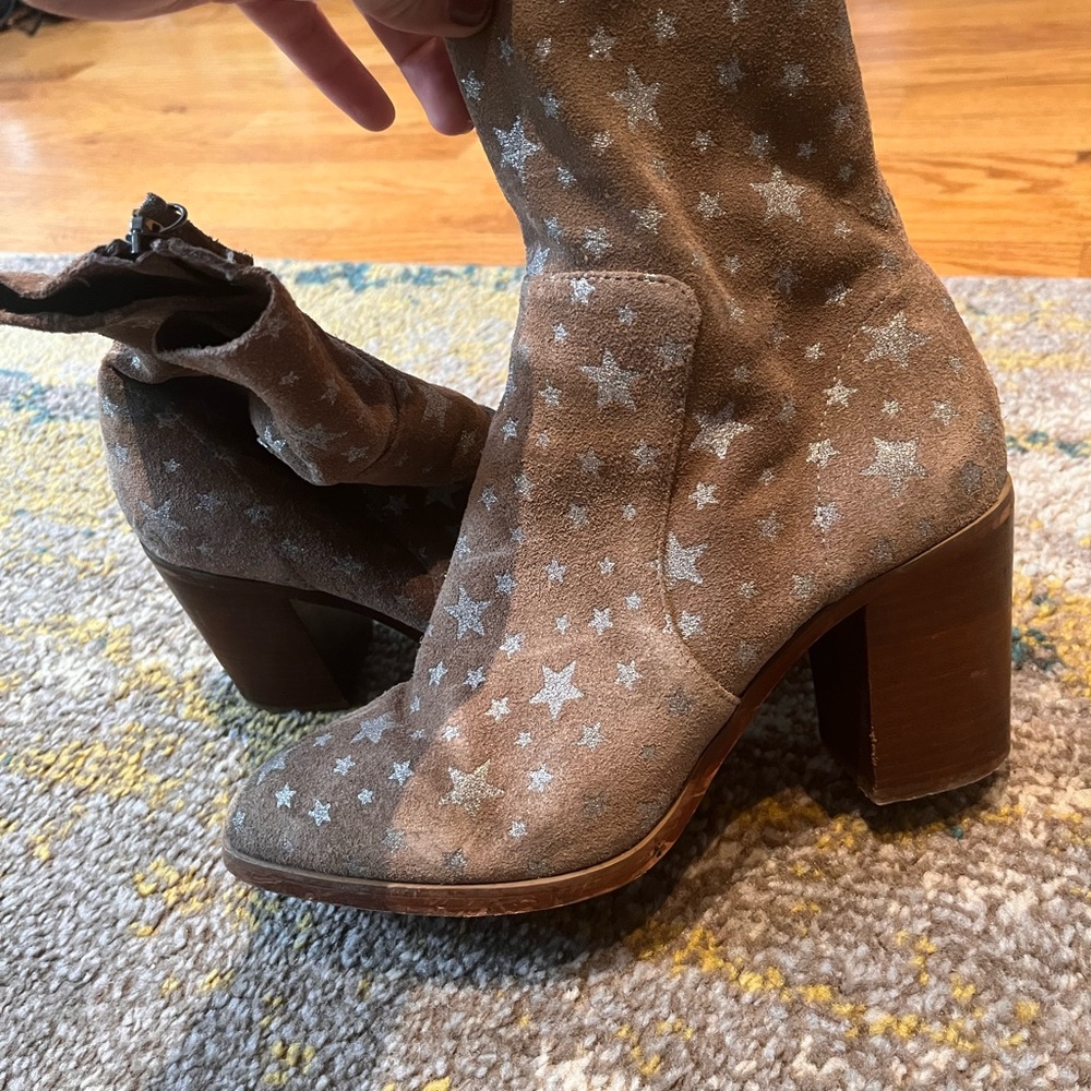 Steve Madden Star silver and tan booties
